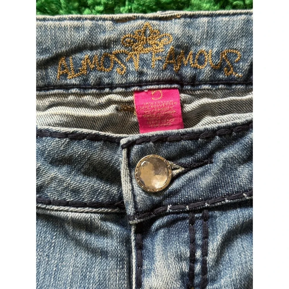 Almost Famous Junior Girls Distressed Blue Denim Jeans Rhinestone Pockets Size 5 - Picture 7 of 11
